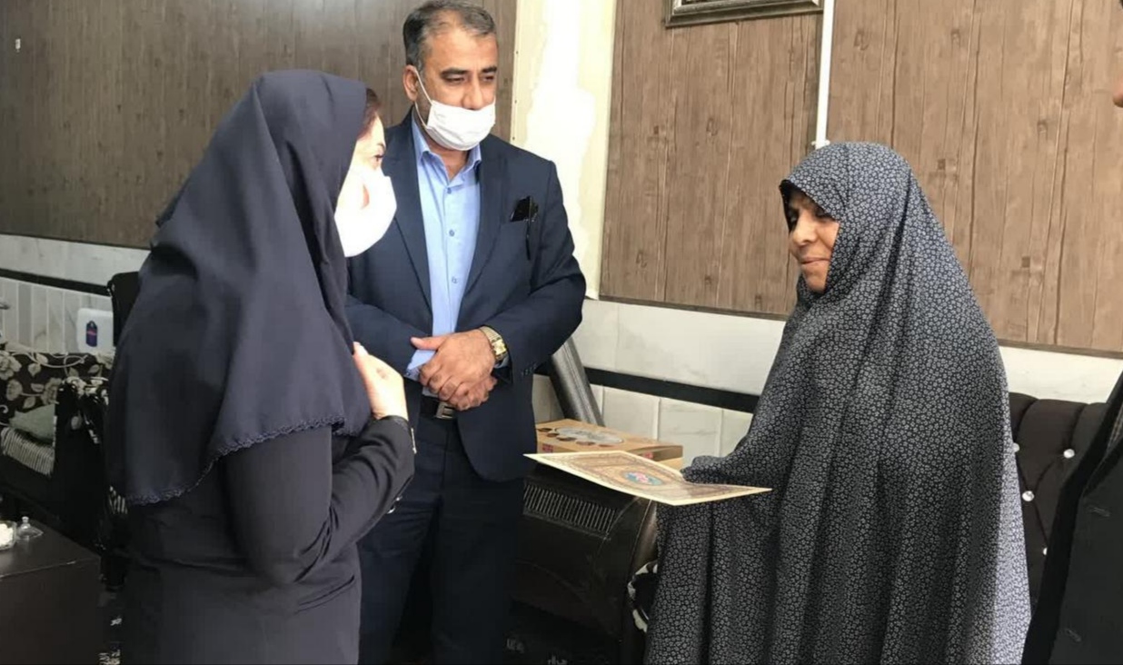دیدارمدیرکل فرهنگ وارشاد اسلامی سیستان وبلوچستان با خانواده شهدای  اداره کل