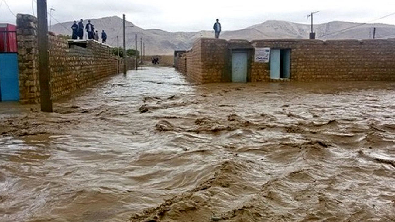 جزئیات واژگونی لودر راهداری / فوت ۳ نفر از کارکنان پروژه راه‌آهن زاهدان – خاش