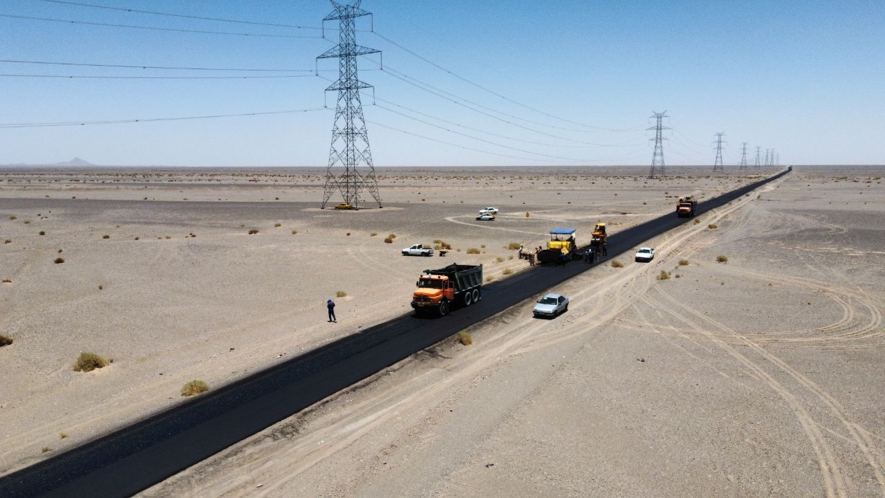 اجرای ۷۰۴ کیلومتر بهسازی و روکش آسفالت در محورهای مواصلاتی سیستان و بلوچستان