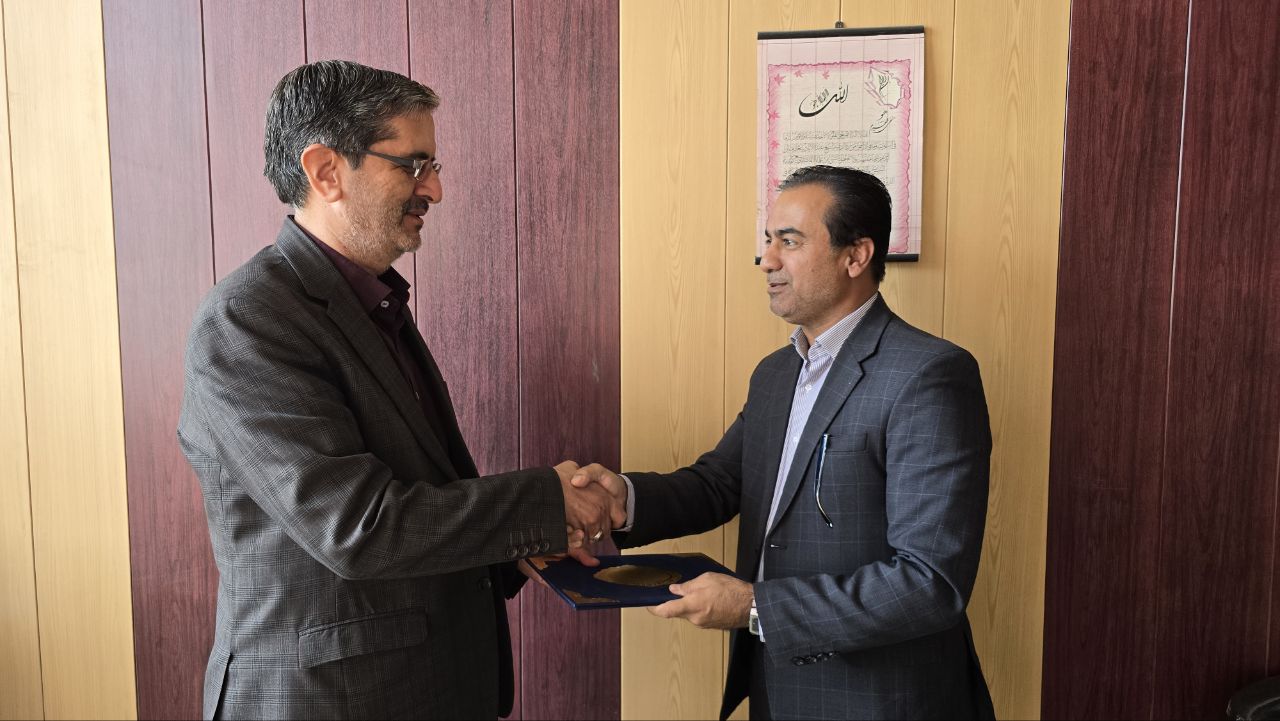 رسانهها مسیر انتقال خدمات دولت به مردم