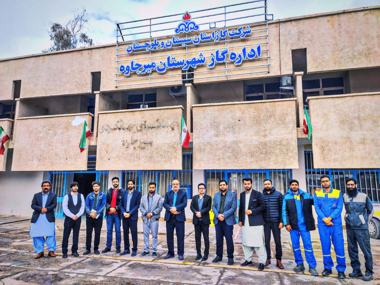 ادارات گاز نواحی، خط مقدم خدمت رسانی به مردم هستند