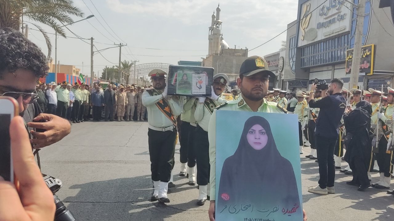 تشییع پیکر مطهر شهیده نصرت افتخاری در حسینیه رضوی زاهدان